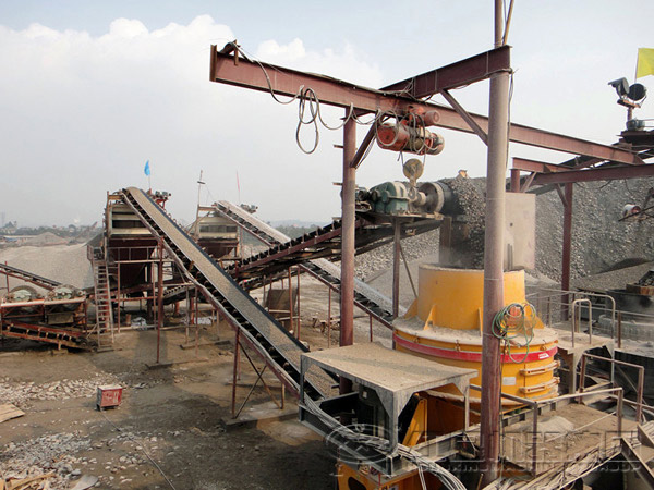 玄武巖制砂現(xiàn)場