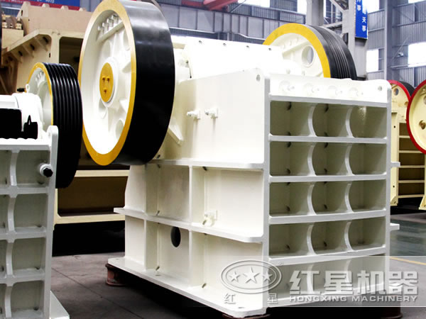 環(huán)保顎式破碎機