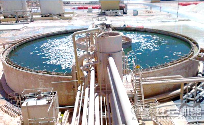 高產(chǎn)濃縮機現(xiàn)場作業(yè)圖