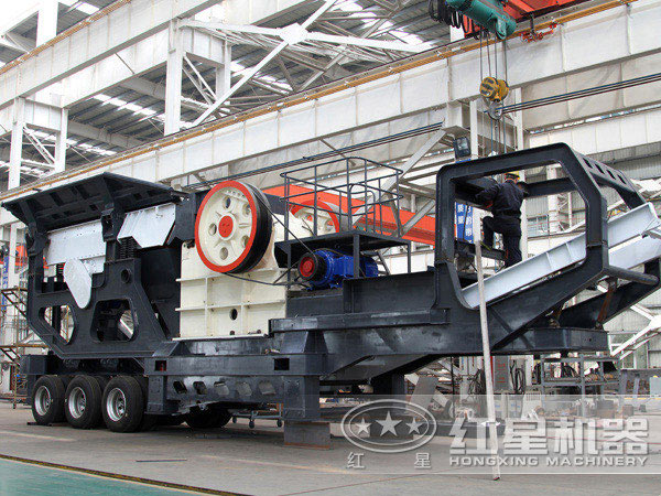 100噸移動(dòng)破碎站配置