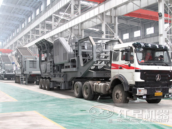 制砂機(jī)移動(dòng)破碎站生產(chǎn)車間