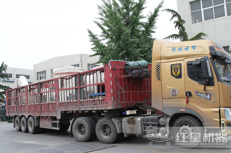 石英砂磨粉設(shè)備發(fā)貨現(xiàn)場