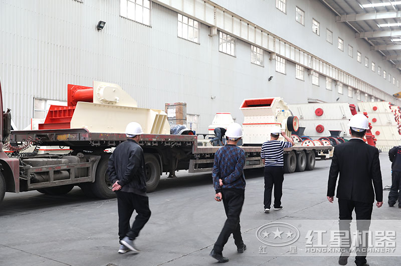 設(shè)備裝車發(fā)貨現(xiàn)場(chǎng)