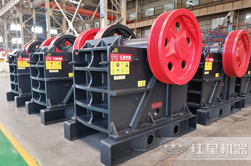 顎式破碎機(jī)圖片 顎式破碎機(jī)圖片