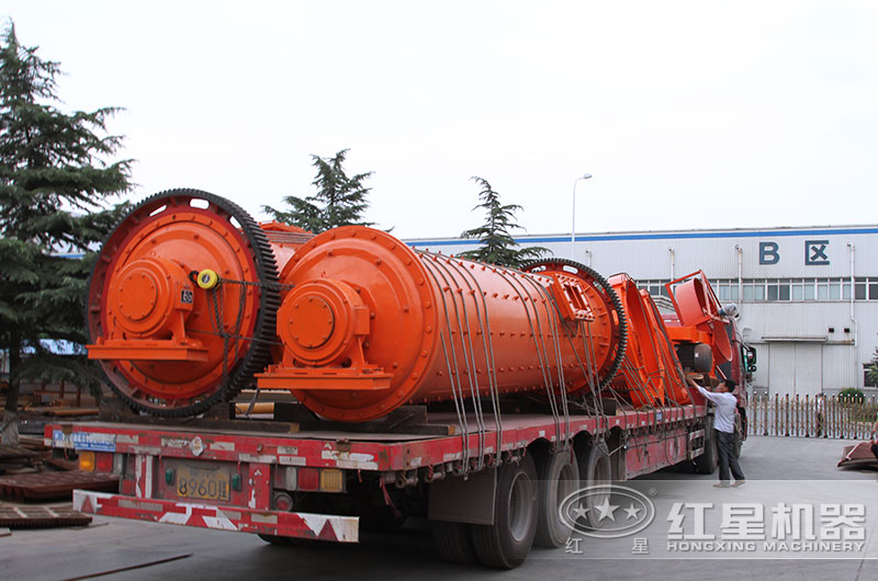 設(shè)備裝車完畢準(zhǔn)備發(fā)貨 設(shè)備裝車完畢準(zhǔn)備發(fā)貨