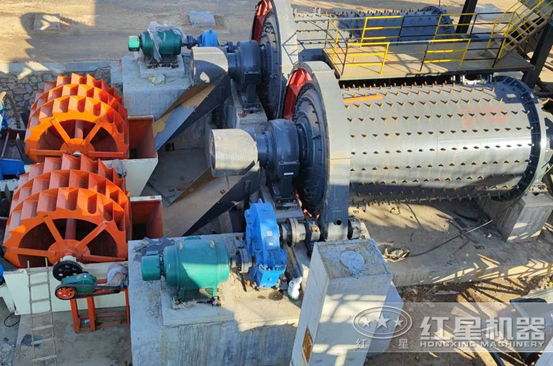 選礦球磨機(jī)工作現(xiàn)場實拍圖 選礦球磨機(jī)工作現(xiàn)場實拍圖