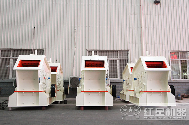 小型反擊式打砂機(jī)設(shè)備圖片