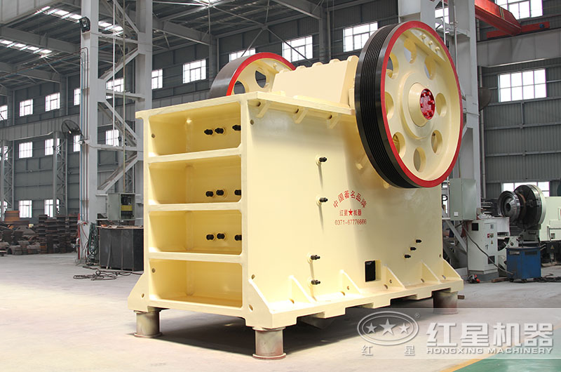 大型顎式破石機(jī)圖片