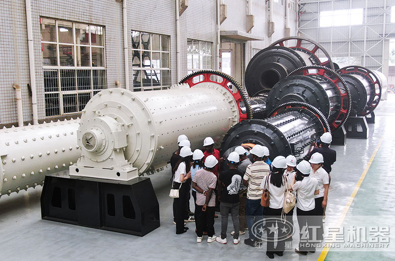 客戶來廠考察設(shè)備