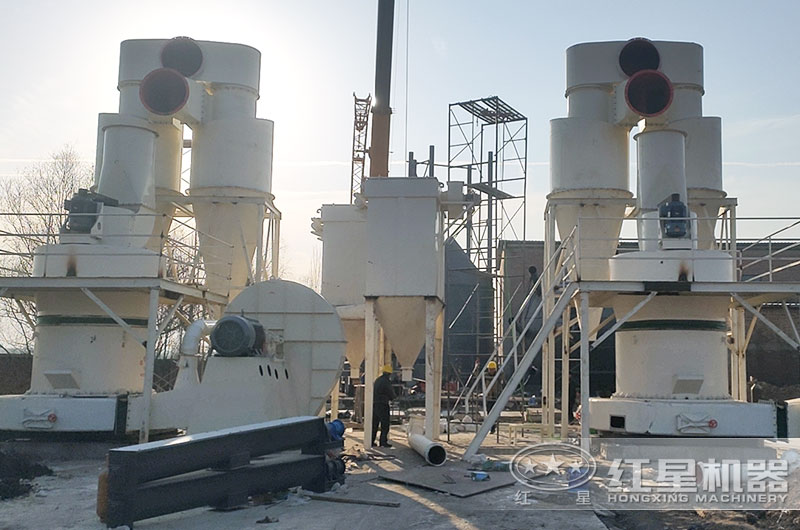 石頭磨粉現(xiàn)場(chǎng)實(shí)拍圖