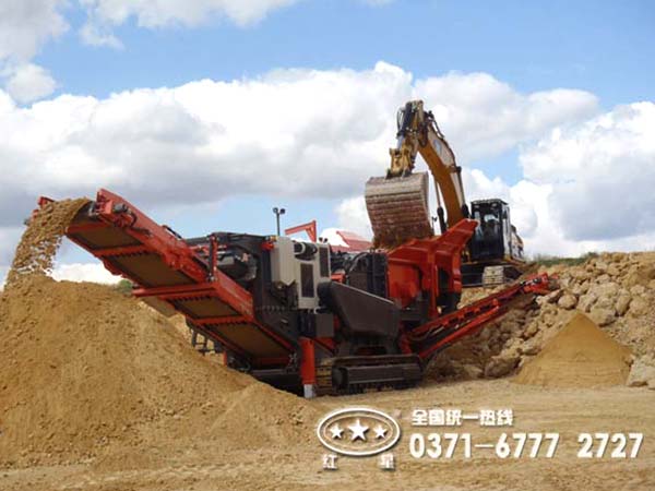 履帶式可移動破碎機(jī)