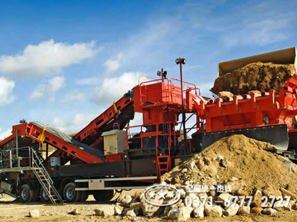 建筑垃圾破碎機(jī)現(xiàn)場(chǎng)