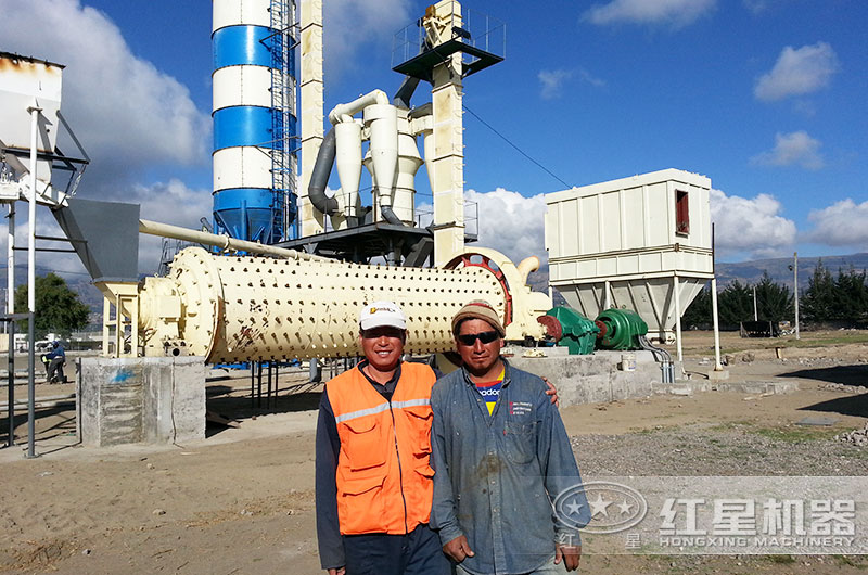 與客戶(hù)合影留念