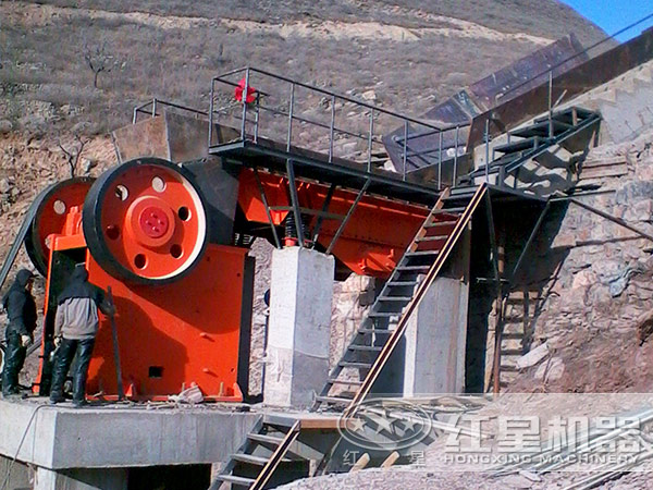 紅星機器現(xiàn)場生產(chǎn)線圖片 紅星機器現(xiàn)場生產(chǎn)線圖片