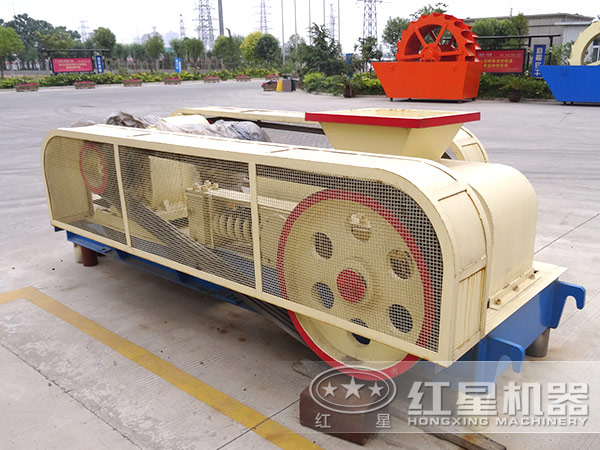 石頭輥式破碎機(jī) 石頭輥式破碎機(jī)