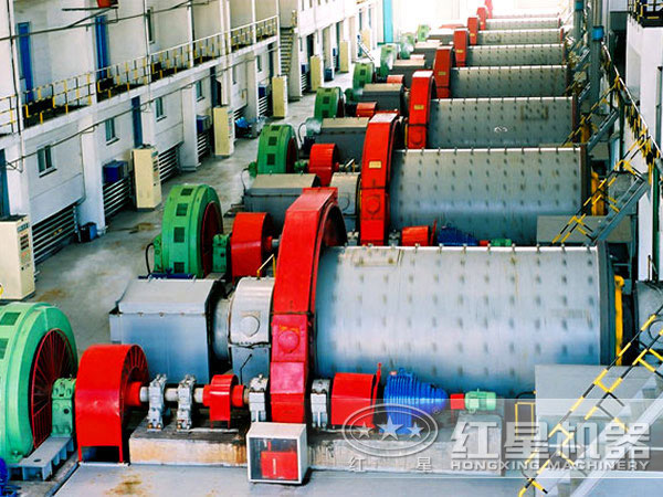 陶瓷球磨機現(xiàn)場圖片 陶瓷球磨機現(xiàn)場圖片