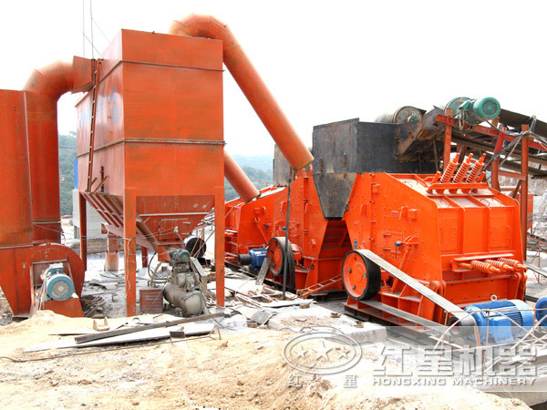 反擊式破碎機現(xiàn)場圖