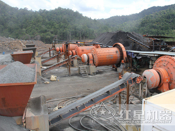 紅星機(jī)器球磨機(jī)現(xiàn)場工作圖