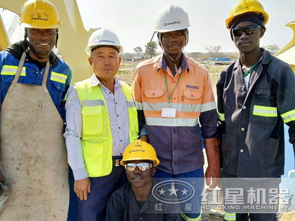 紅星機器技術(shù)人員現(xiàn)場指導 紅星機器技術(shù)人員現(xiàn)場指導