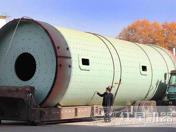 水泥球磨機(jī)發(fā)貨現(xiàn)場(chǎng)