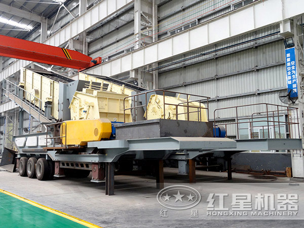 輪胎式車載移動(dòng)打石機(jī)車間圖