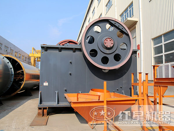 鄂式粗碎機(jī) 鄂式粗碎機(jī)