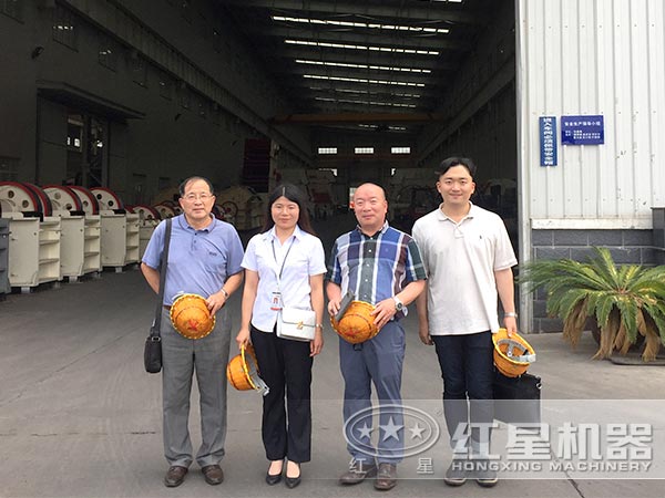 紅星客戶(hù)到廠參觀圖 紅星客戶(hù)到廠參觀圖