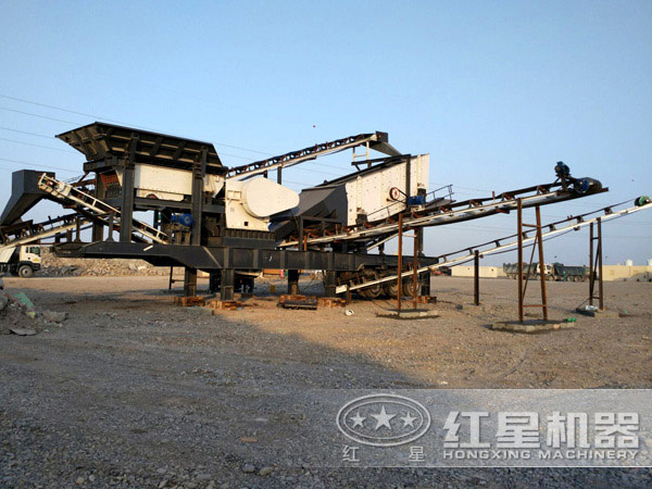 小型流動(dòng)瀝青破碎機(jī)現(xiàn)場(chǎng)圖