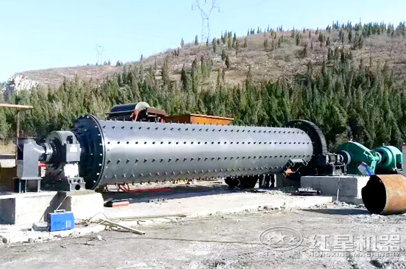 新型節(jié)能球磨機(jī)客戶現(xiàn)場(chǎng)