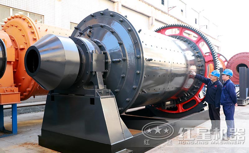 專業(yè)技術(shù)人員對(duì)成品球磨機(jī)檢驗(yàn)