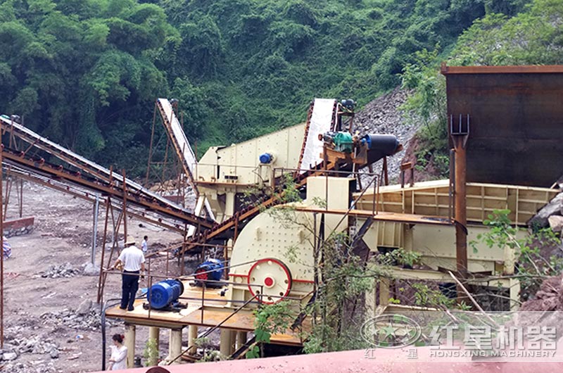 簡裝型破碎生產(chǎn)線 簡裝型破碎生產(chǎn)線