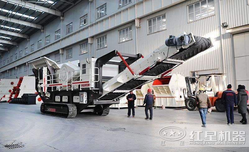 客戶到廠參觀大型磕石機