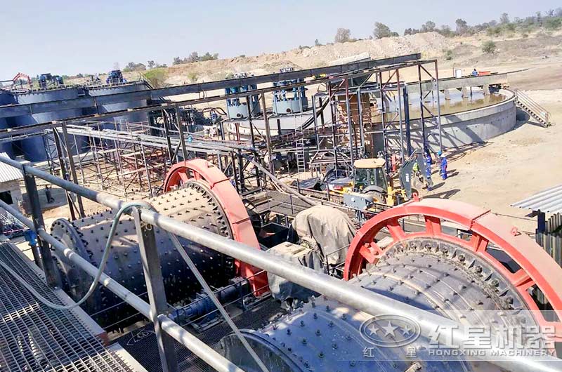 1000噸大型球磨機(jī)工作現(xiàn)場(chǎng)圖 1000噸大型球磨機(jī)工作現(xiàn)場(chǎng)圖