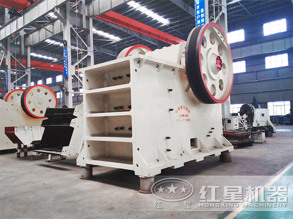 加工花崗巖的顎式破碎機(jī)設(shè)備 加工花崗巖的顎式破碎機(jī)設(shè)備
