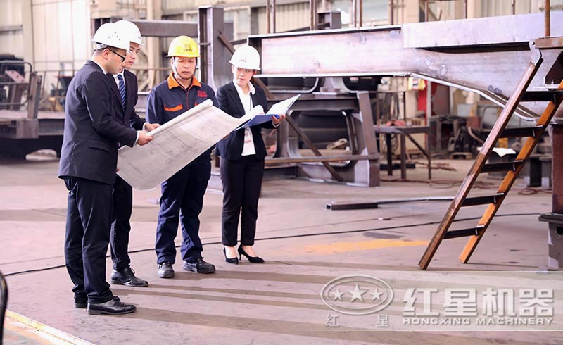 紅星機器人員為用戶設(shè)計生產(chǎn)線配置