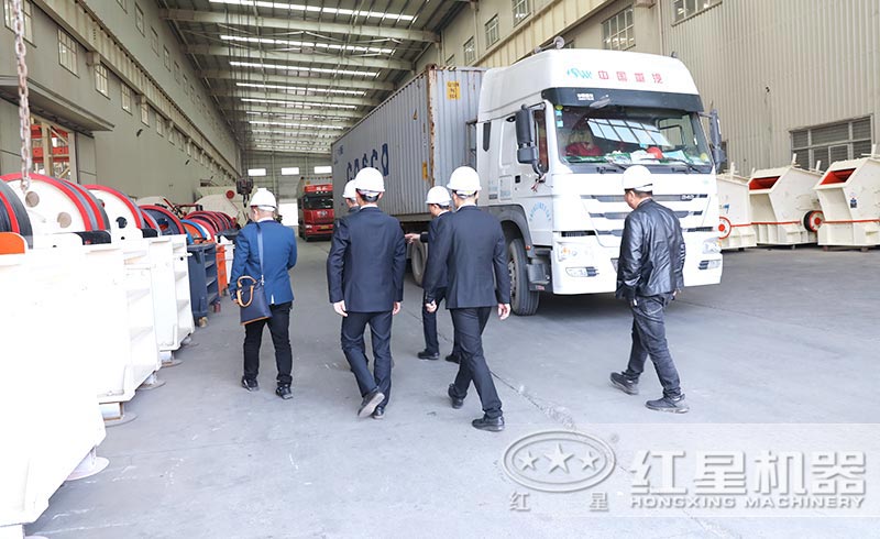 客戶來紅星機(jī)器考察設(shè)備 客戶來紅星機(jī)器考察設(shè)備