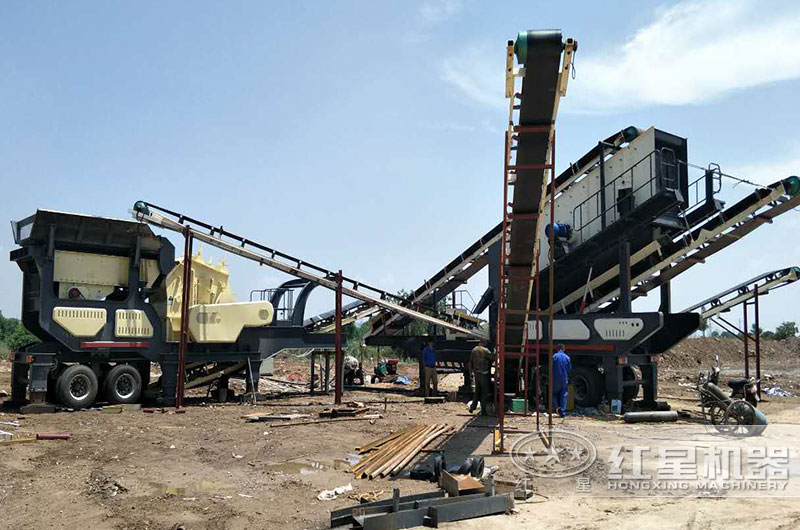 移動一體磕石機(jī)作業(yè)現(xiàn)場 移動一體磕石機(jī)作業(yè)現(xiàn)場