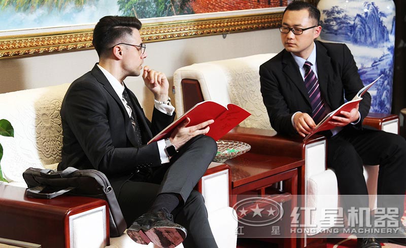 紅星機(jī)器專(zhuān)業(yè)人員為用戶(hù)定制方案