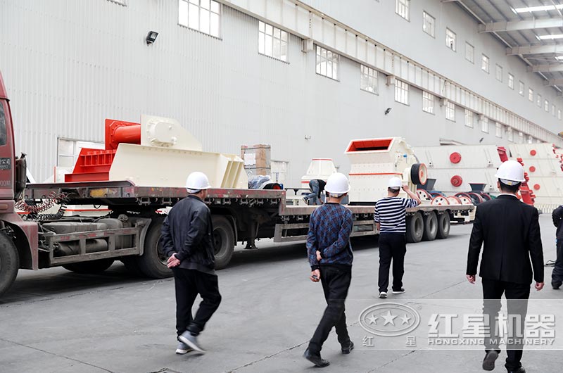 用戶參觀紅星機(jī)器2萬到4萬小型打沙機(jī)