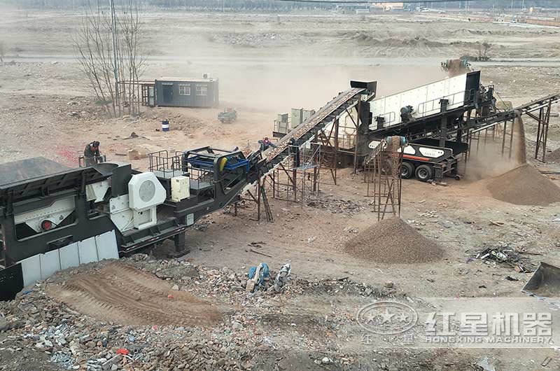 移動(dòng)式河卵石制砂生產(chǎn)現(xiàn)場(chǎng)