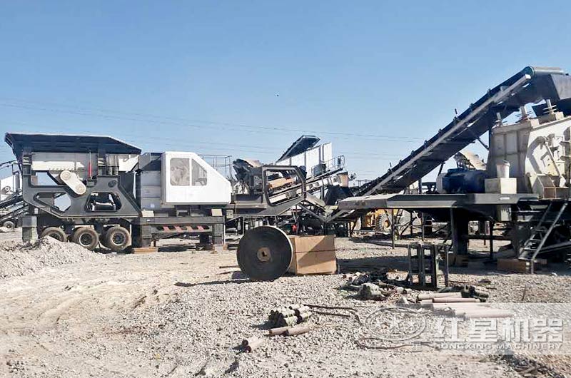 阿曼時(shí)產(chǎn)300噸移動破碎站現(xiàn)場 阿曼時(shí)產(chǎn)300噸移動破碎站現(xiàn)場