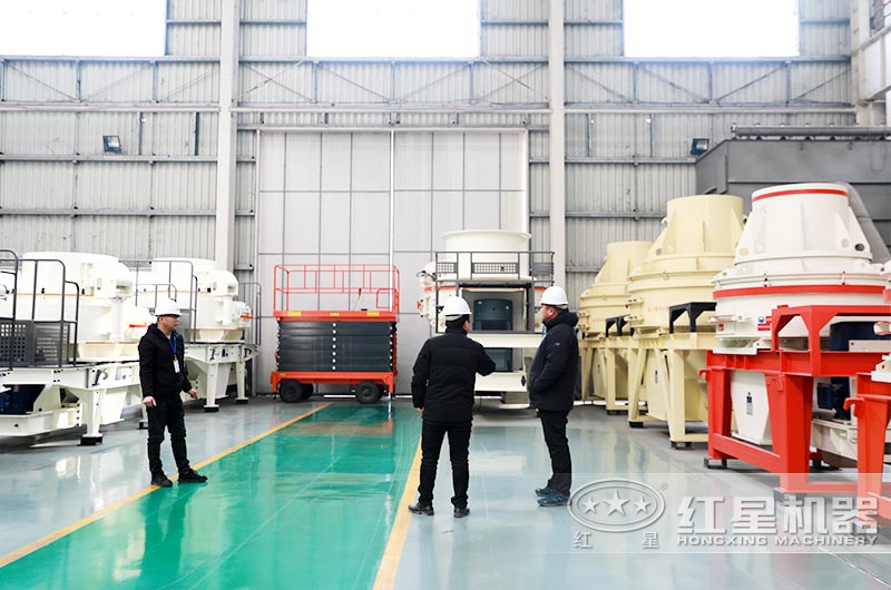 選擇小型立軸破碎機(jī)時(shí)要多多考察 選擇小型立軸破碎機(jī)時(shí)要多多考察