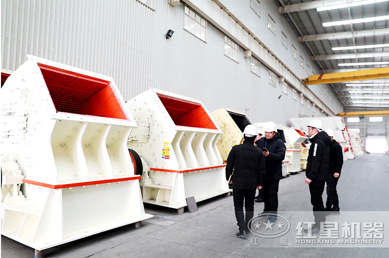 用戶參觀紅星機器錘破 用戶參觀紅星機器錘破