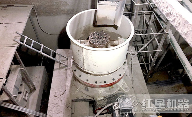 單缸圓錐破碎機(jī)作業(yè)現(xiàn)場(chǎng)細(xì)節(jié) 單缸圓錐破碎機(jī)作業(yè)現(xiàn)場(chǎng)細(xì)節(jié)