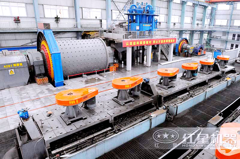 濕式球磨機(jī)作業(yè)現(xiàn)場(chǎng) 濕式球磨機(jī)作業(yè)現(xiàn)場(chǎng)