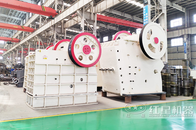 粗碎設(shè)備之顎式破碎機(jī) 粗碎設(shè)備之顎式破碎機(jī)