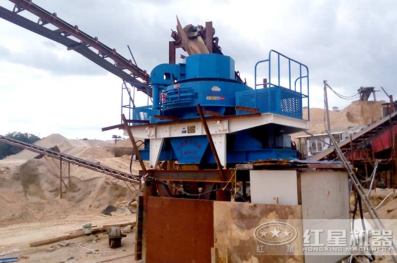 砂石機(jī)作業(yè)現(xiàn)場(chǎng) 砂石機(jī)作業(yè)現(xiàn)場(chǎng)