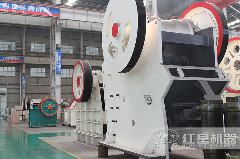 新一代豆瓣顎式破碎機(jī) 新一代豆瓣顎式破碎機(jī)