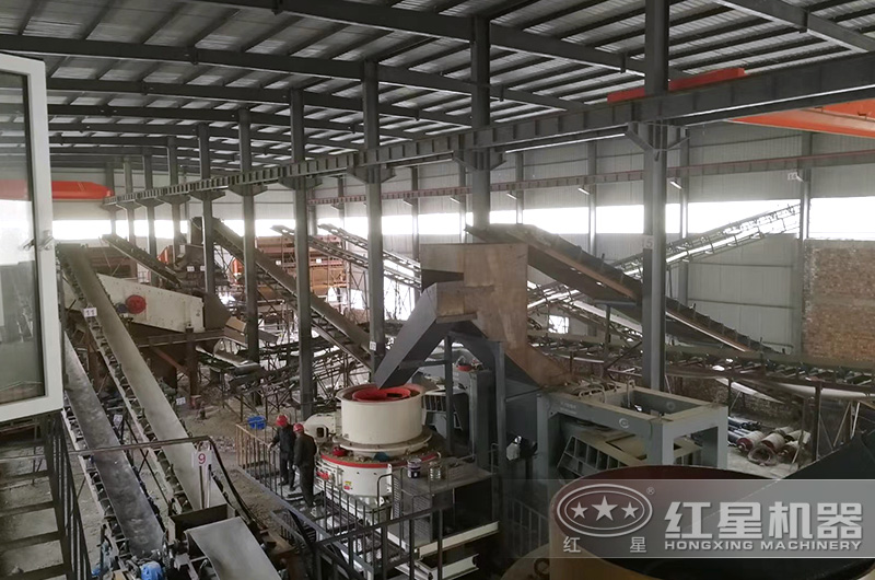 一套制砂機(jī)生產(chǎn)線作業(yè)現(xiàn)場 一套制砂機(jī)生產(chǎn)線作業(yè)現(xiàn)場