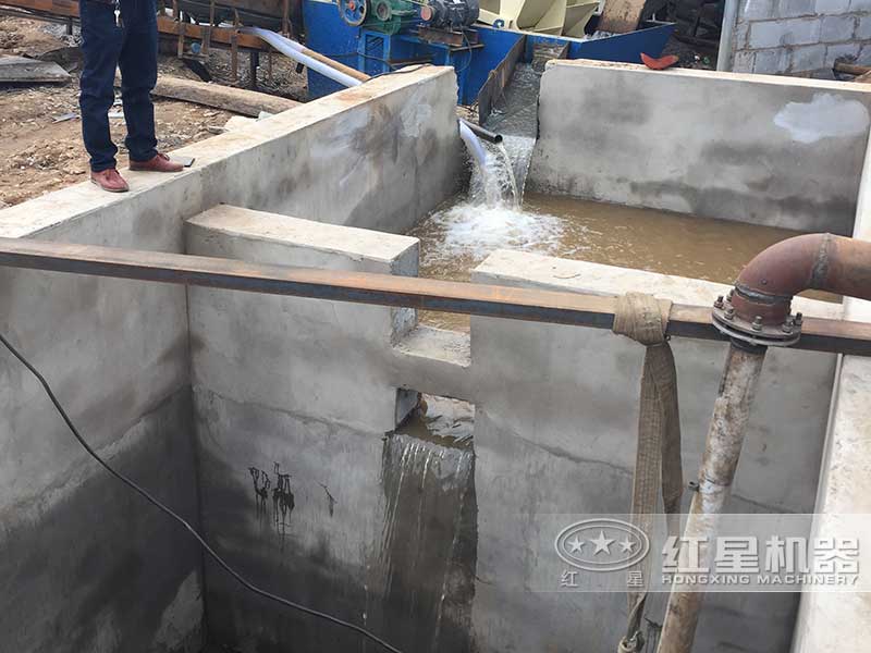 洗沙現(xiàn)場水循環(huán)設(shè)施 洗沙現(xiàn)場水循環(huán)設(shè)施